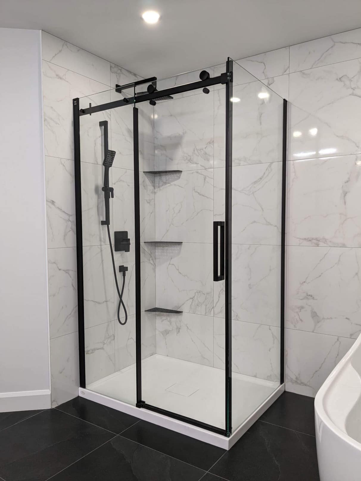 Entreprise de peinture professionnelle pour bâtiments résidentiels et commerciaux à L'Ancienne-Lorette